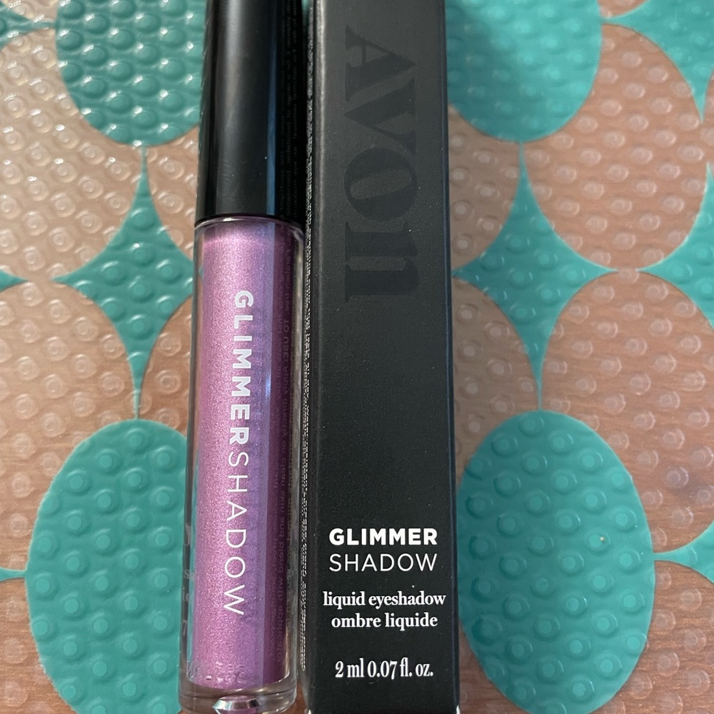 BNIB. Avon Glimmer Liquid Eye Shadow. $10